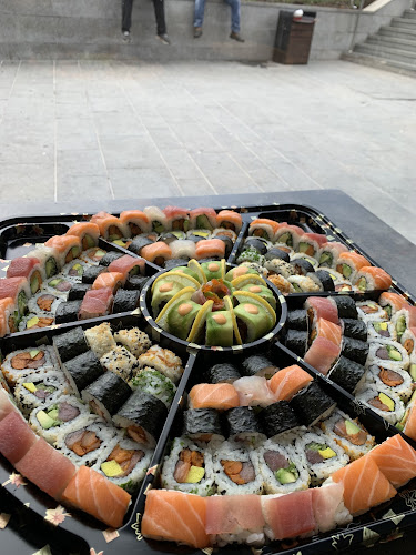 קונה סושי - הסעדה