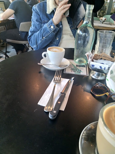 דה סטריטס - הסעדה