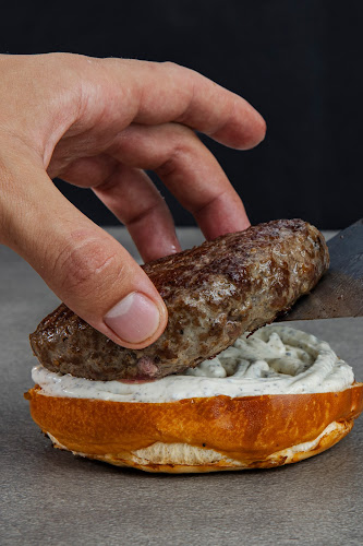 Opinii despre מוגס בורגר în אזור - הסעדה