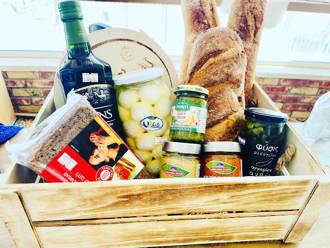 מעדניית וויט - הסעדה