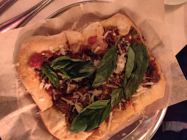 ביצ'יקלטה - הסעדה