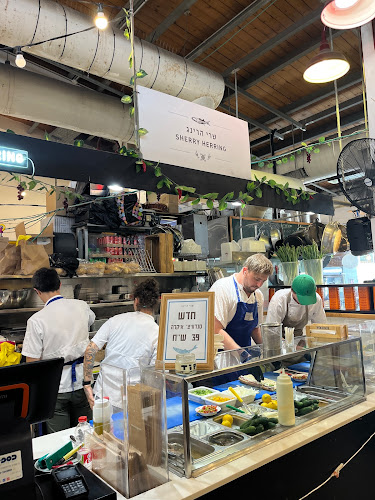 SHERRY HERRING - תל אביב-יפו