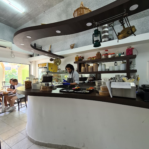 חומוס הגבעה - הסעדה