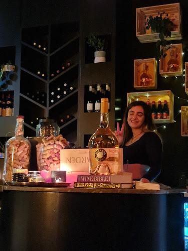 ג'וני בר יין Jony wine bar - הסעדה