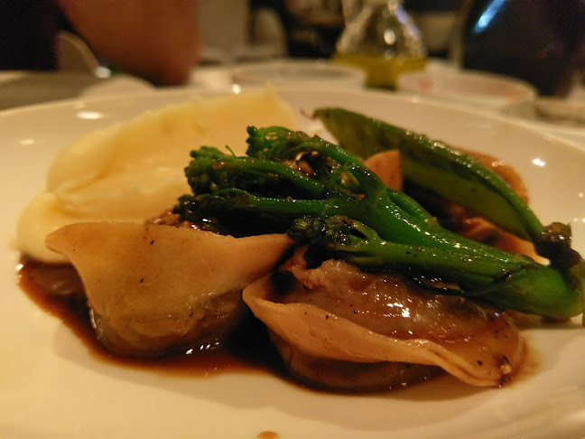 אריא - הסעדה