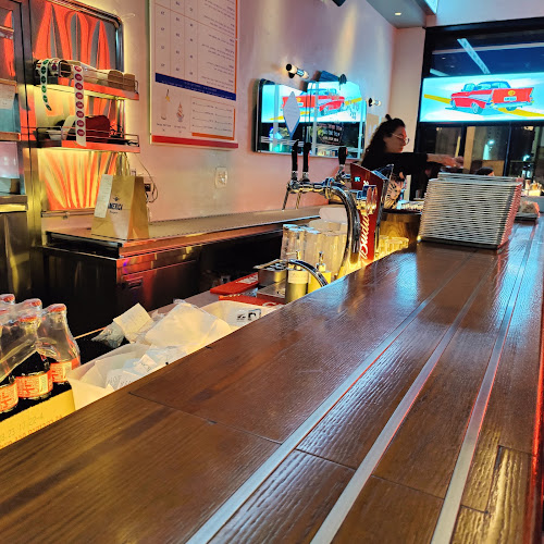 אמריקה בורגרס - הסעדה