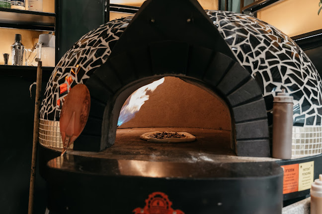 Secret Pizza - הסעדה