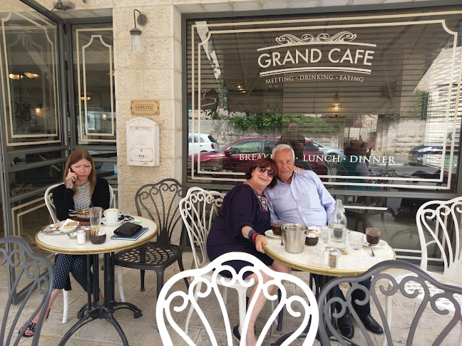 גראנד קפה - הסעדה