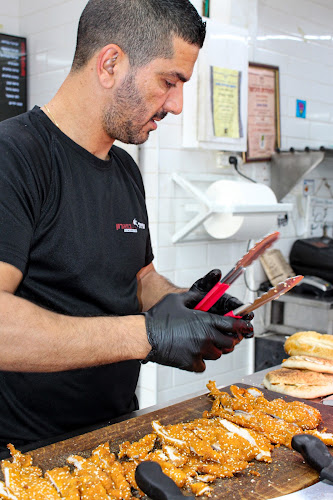 שניצל בוארון - הסעדה