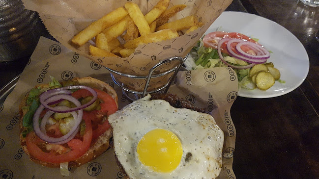 Burgus Burger Bar נתניה - הסעדה