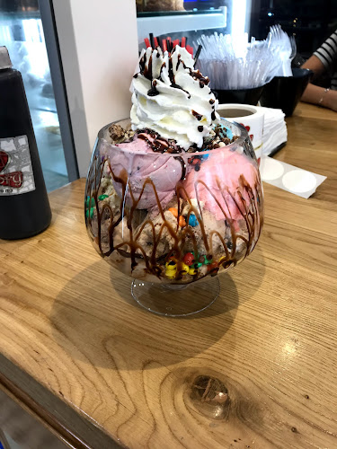 גלידת וקטורי טייבה - הסעדה