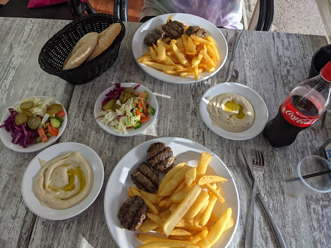 חומוס קבב (מסעדת חומוס ובשרים על האש)