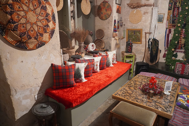 המקום של ראדה - עוגיות מסורתיות,דברי אומנות וכלים עתיקים