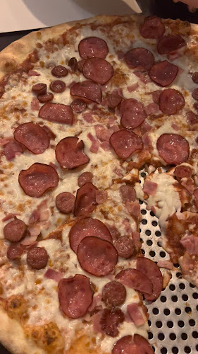 Opinii despre ארל'ה פיצה & בר în תל אביב-יפו - הסעדה