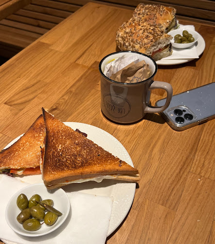 ביי דה וויי כפר סבא Buy The Way Kfar Saba - הסעדה