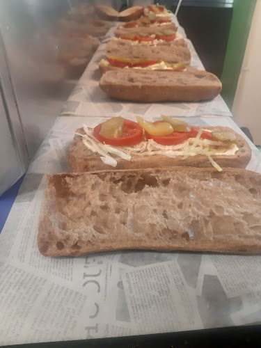 קפה אנייס - הסעדה