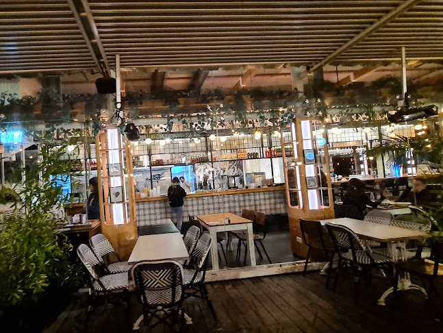 פיצה פורטו איירפורט סיטי - הסעדה