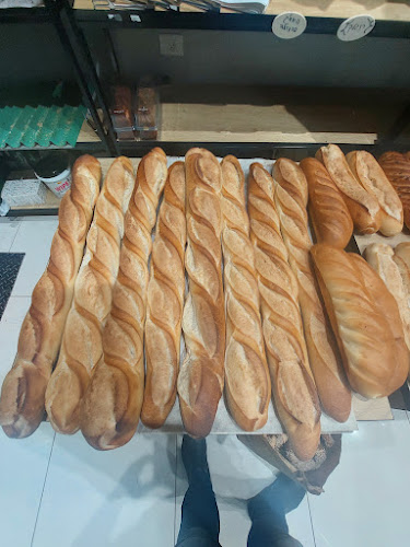 Comentarii opinii despre אדל - קונדטוריה, מאפה וקפה