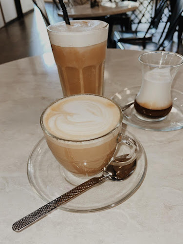 עוזי וגלית - תל אביב-יפו