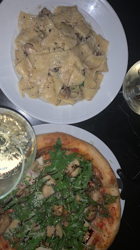 Tree Brasserie - רחובות