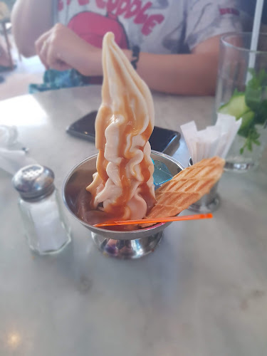 אמריקה בורגרס - הסעדה