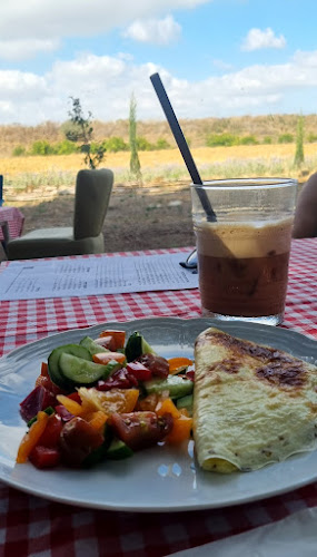 פופקומה בחצר - הסעדה