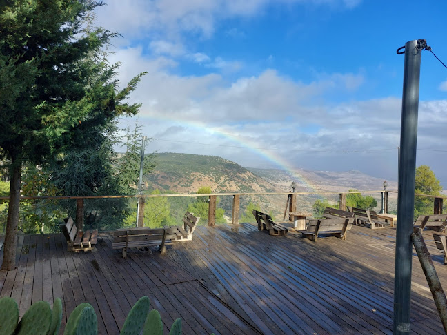 הבית בקצה הנוף - הסעדה