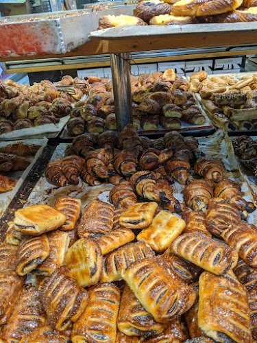 בן ציון גליס פינת, משה שוולב 30, פתח תקווה