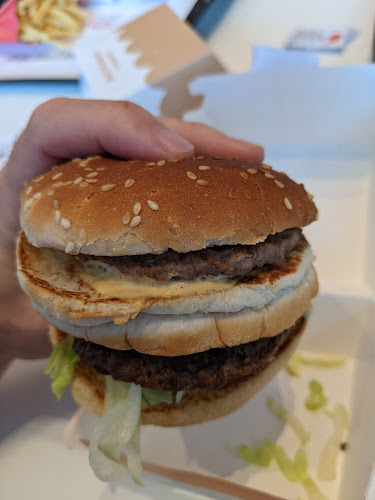 Opinii despre מקדונלד'ס - קניון אילון - קומת הכניסה în רמת גן - הסעדה