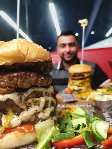 Salt Burger - אום אל-פחם