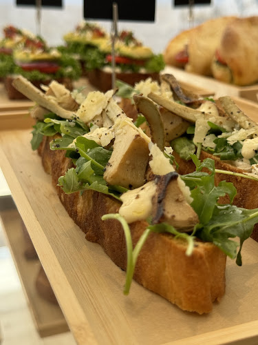 Hamigdal - המגדל - הסעדה