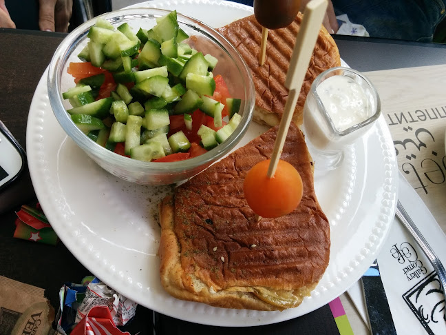 גלרי קורנר קפה