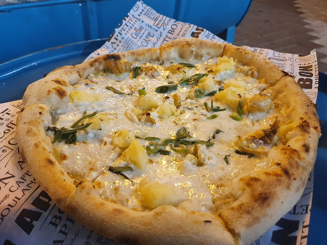 יש פה פיצה - הסעדה