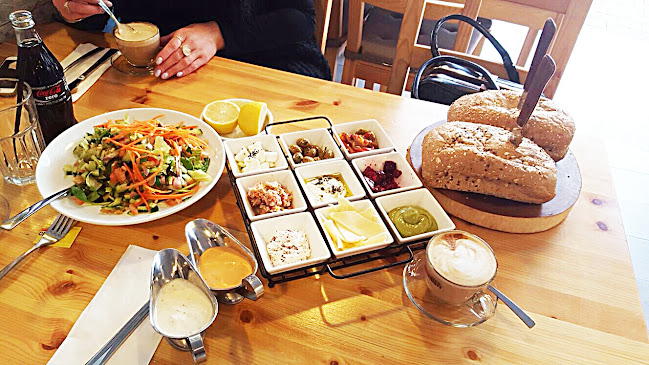 קפה מוניטין - הסעדה