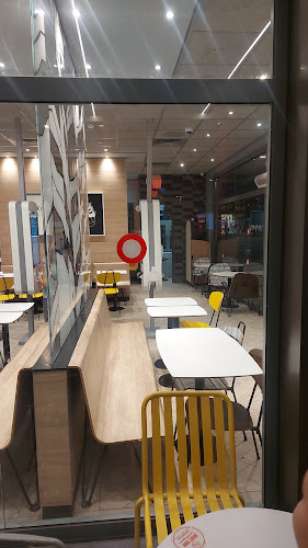 מקדונלד'ס - צים אורבן ערד - הסעדה