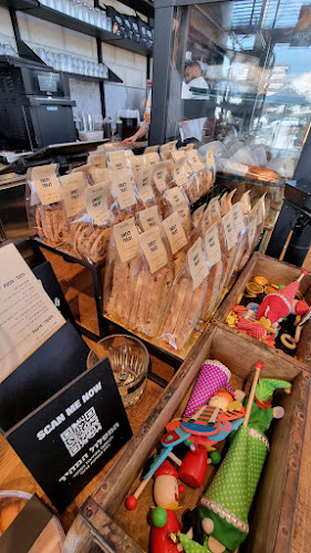 שדרת נווה זמר, סשה ארגוב 28, רעננה