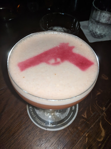 אימפריאל קוקטייל בר - הסעדה