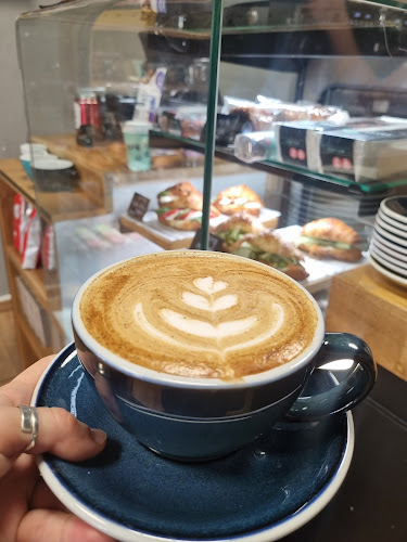 איש קפה - בית קפה , קפסולות, פולי קפה - הסעדה