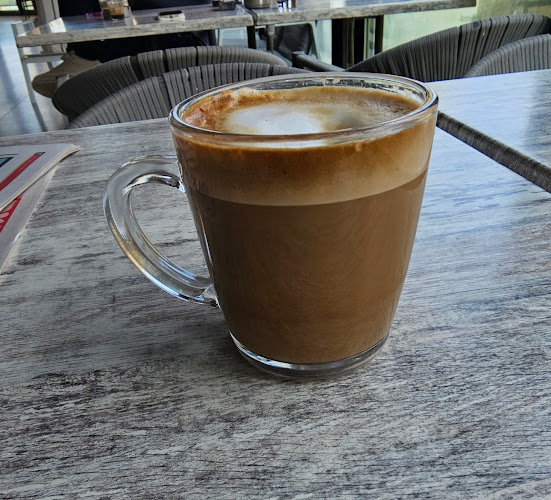 בית קפה וחנות נוחות קו האופק