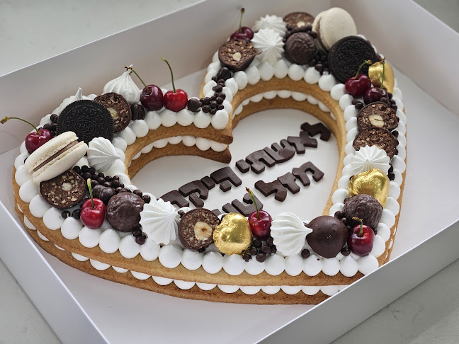 טובה קייקס עוגות, קינוחים ומגשי פירות - חיפה
