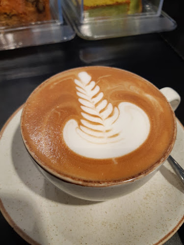 קפטיש – קפה קלוי במקום בתל אביב. Cafetish – Neighborhood Coffee Roastery in Tel Aviv - הסעדה