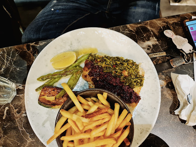 Opinii despre דוניס דגים ויין în פתח תקווה - הסעדה