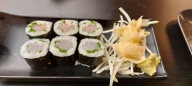 ריבר סושי - בר מלחה River - ירושלים