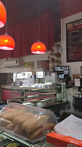 פיצרייה גבינה ועגבניה