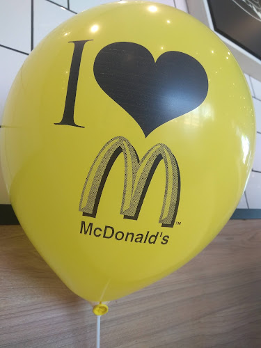 מקדונלד'ס - קניון כפיר, קרית אתא (כשר) - הסעדה