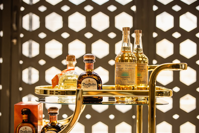 Peacock bar service - פיקוק שירותי בר וקוקטיילים לאירועים