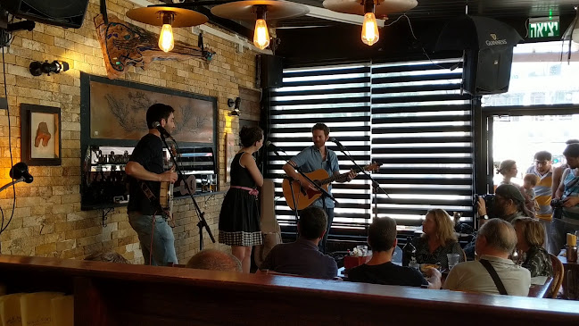 נולה סוקס פאב