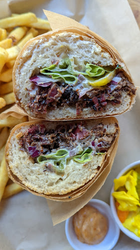 תאנה 6, בת חן