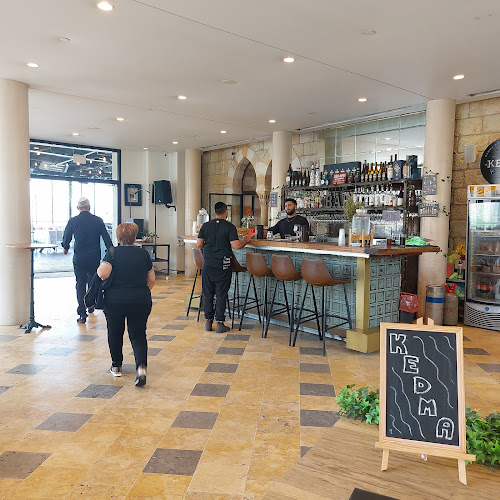 קדמה ממילא - הסעדה