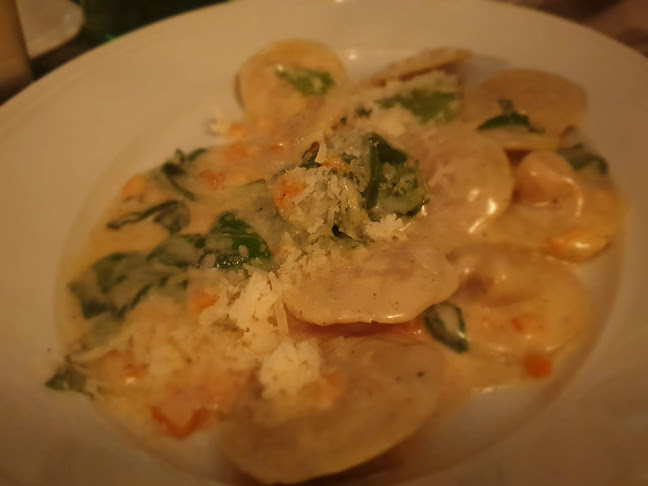 זוני - הסעדה